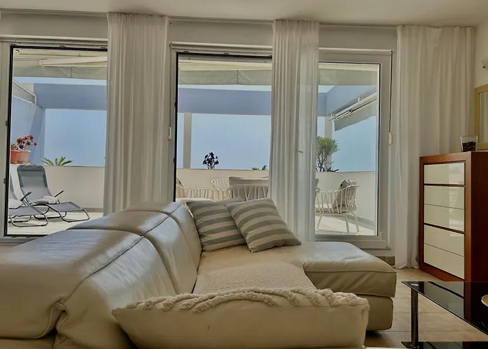 Lux View Beach Apt *