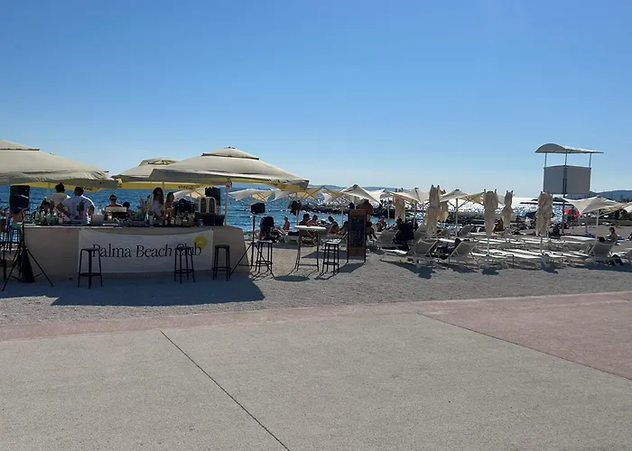 Lux View Beach Apt Split