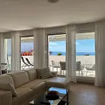 Lux View *