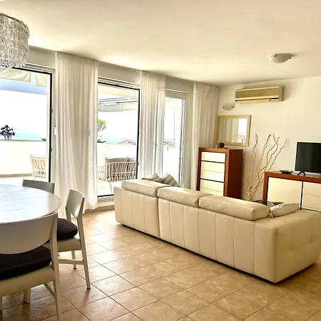 Lux View Beach Apt