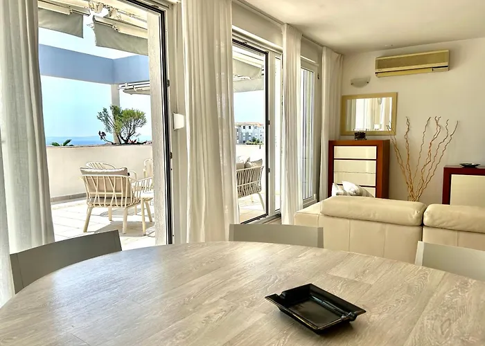 Lux View Beach Apt *