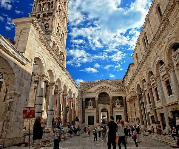 Lux View Beach Apt Апартаменты *